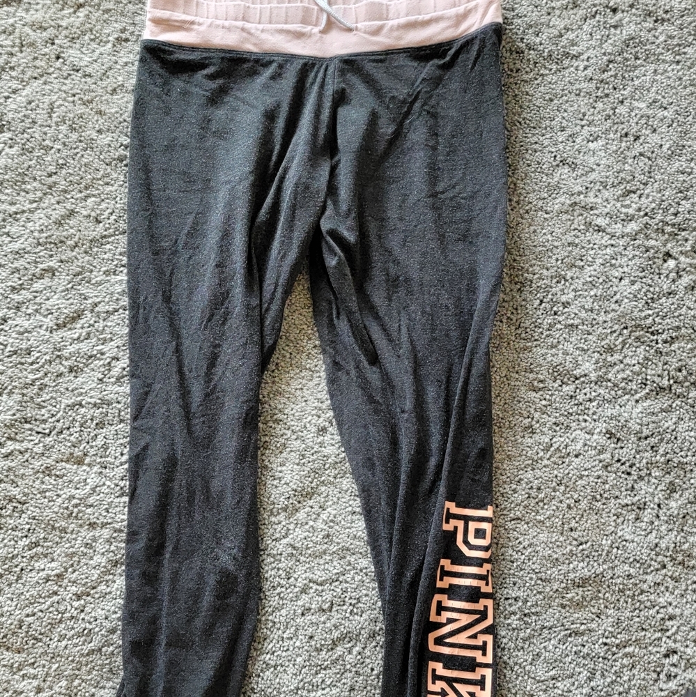 Yoga pants VS